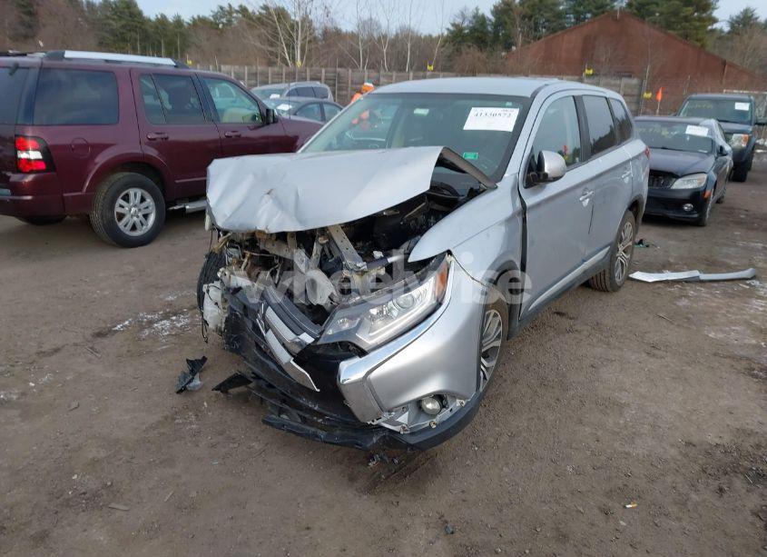 Photo 2 of 2017 Mitsubishi Outlander SE (VIN JA4AZ3A3XHZ021766)