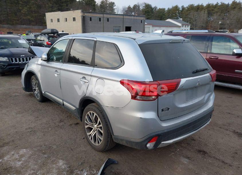 Photo 3 of 2017 Mitsubishi Outlander SE (VIN JA4AZ3A3XHZ021766)