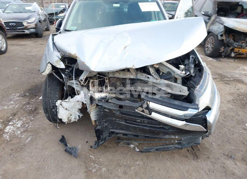 Photo 6 of 2017 Mitsubishi Outlander SE (VIN JA4AZ3A3XHZ021766)