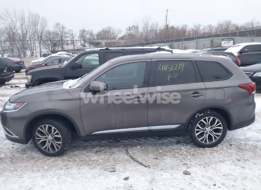 Photo 14 of 2017 Mitsubishi Outlander SE/SEL (VIN JA4AZ3A3XHZ035148)