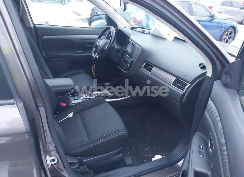 Photo 5 of 2017 Mitsubishi Outlander SE/SEL (VIN JA4AZ3A3XHZ035148)