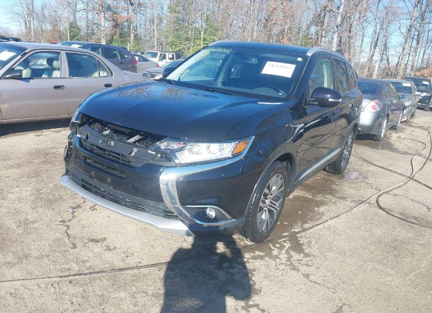 Photo 2 of 2017 Mitsubishi Outlander SE/SEL (VIN JA4AZ3A3XHZ049633)