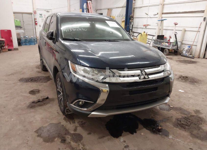 2018 Mitsubishi Outlander SE (VIN JA4AZ3A3XJJ006138) main photo