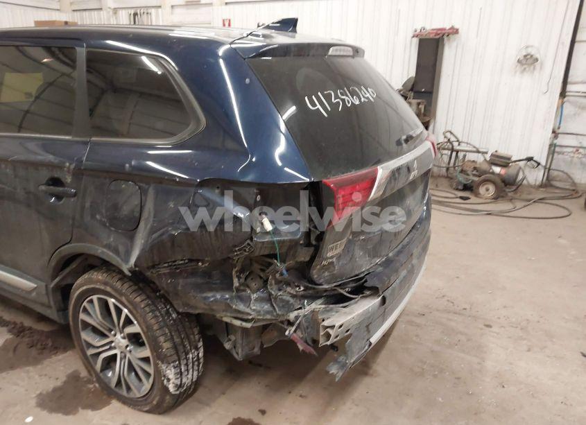 Photo 6 of 2018 Mitsubishi Outlander SE (VIN JA4AZ3A3XJJ006138)