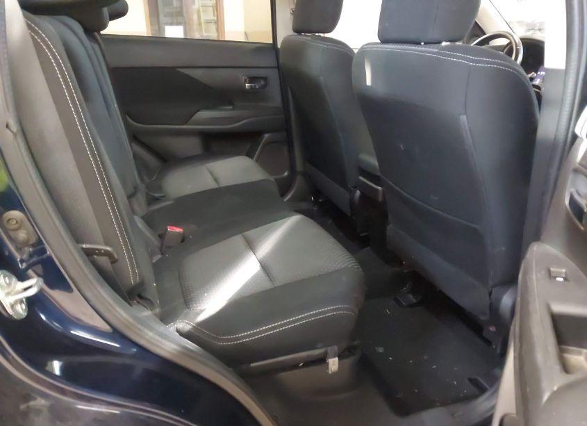 Photo 8 of 2018 Mitsubishi Outlander SE (VIN JA4AZ3A3XJZ004360)