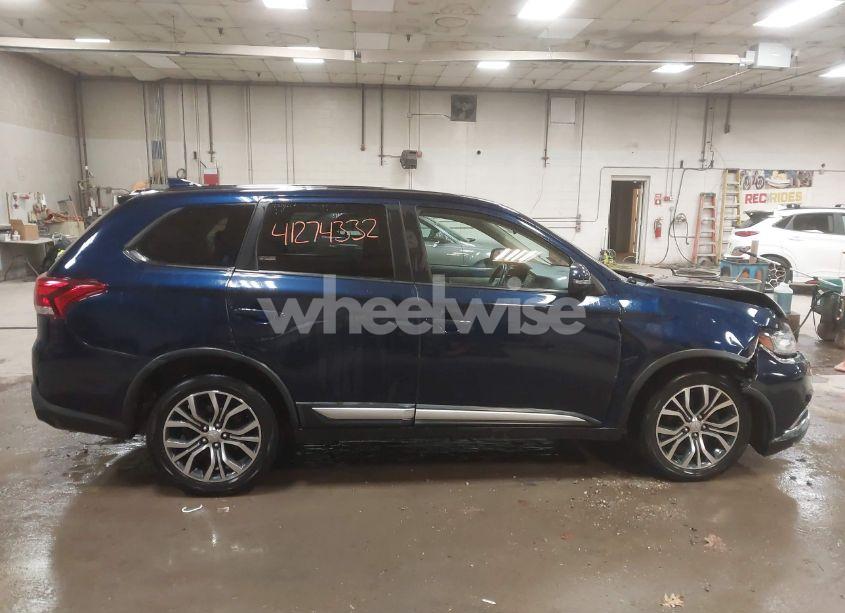 Photo 13 of 2018 Mitsubishi Outlander SE (VIN JA4AZ3A3XJZ011714)