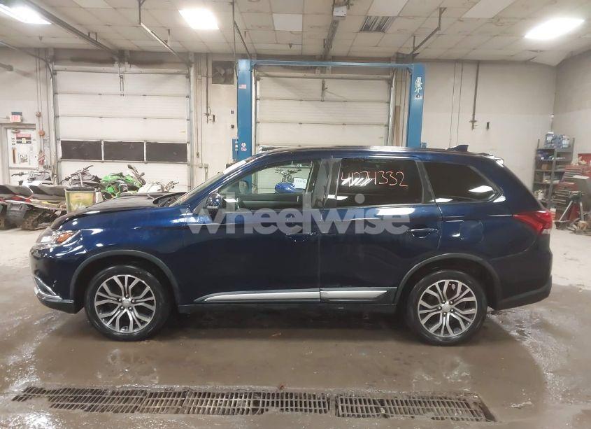 Photo 14 of 2018 Mitsubishi Outlander SE (VIN JA4AZ3A3XJZ011714)