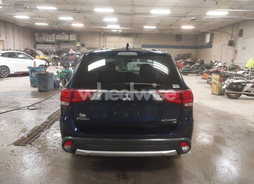 Photo 16 of 2018 Mitsubishi Outlander SE (VIN JA4AZ3A3XJZ011714)