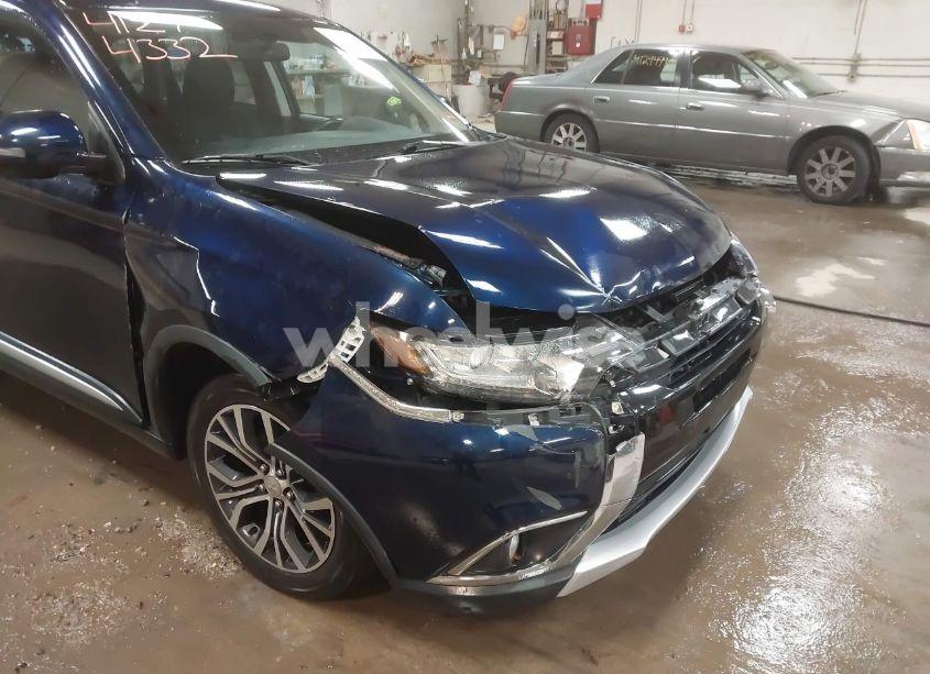 Photo 17 of 2018 Mitsubishi Outlander SE (VIN JA4AZ3A3XJZ011714)