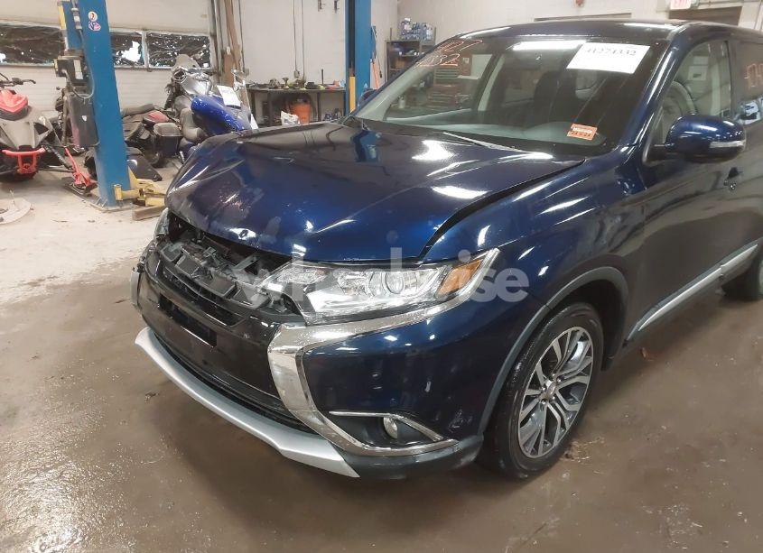 Photo 18 of 2018 Mitsubishi Outlander SE (VIN JA4AZ3A3XJZ011714)