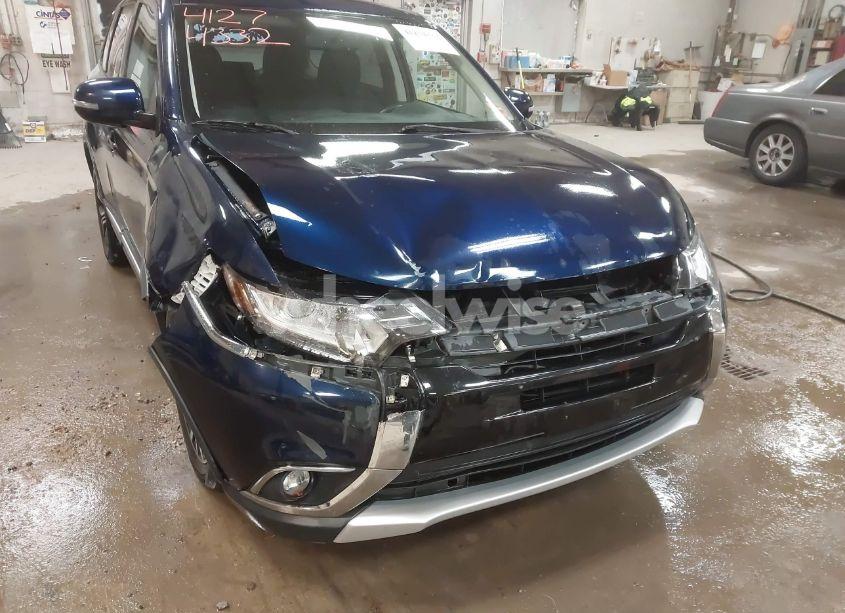 Photo 6 of 2018 Mitsubishi Outlander SE (VIN JA4AZ3A3XJZ011714)