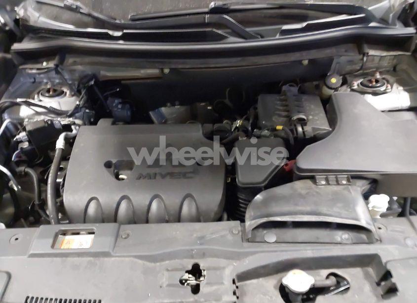 Photo 10 of 2018 Mitsubishi Outlander SEL (VIN JA4AZ3A3XJZ013513)