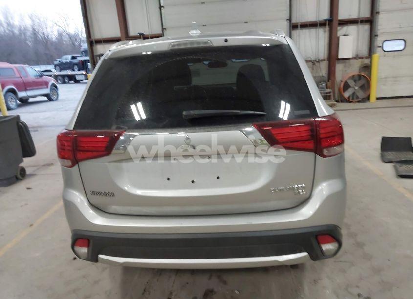 Photo 15 of 2018 Mitsubishi Outlander SEL (VIN JA4AZ3A3XJZ013513)