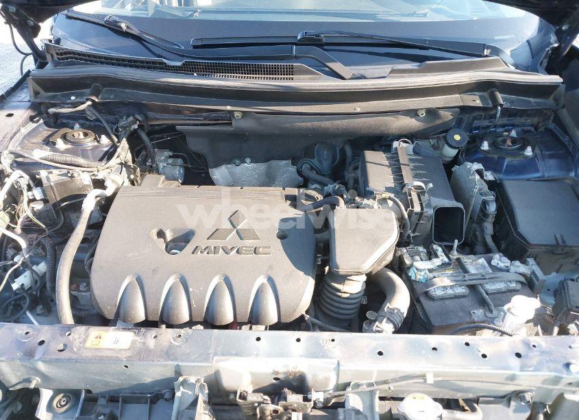 Photo 10 of 2018 Mitsubishi Outlander SEL (VIN JA4AZ3A3XJZ020980)