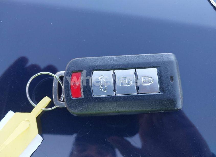 Photo 11 of 2018 Mitsubishi Outlander SEL (VIN JA4AZ3A3XJZ020980)