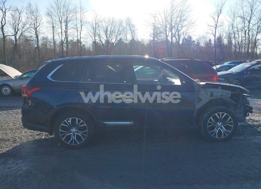 Photo 13 of 2018 Mitsubishi Outlander SEL (VIN JA4AZ3A3XJZ020980)