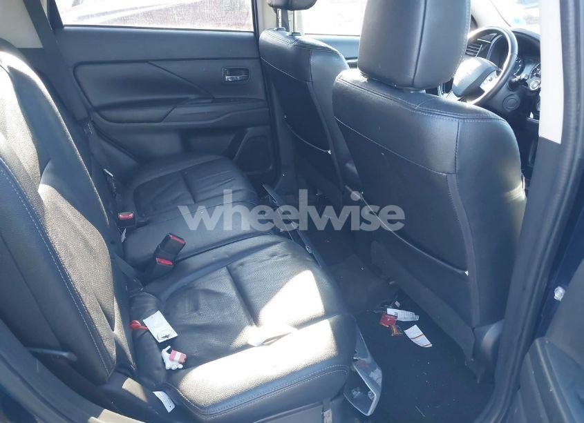 Photo 8 of 2018 Mitsubishi Outlander SEL (VIN JA4AZ3A3XJZ020980)