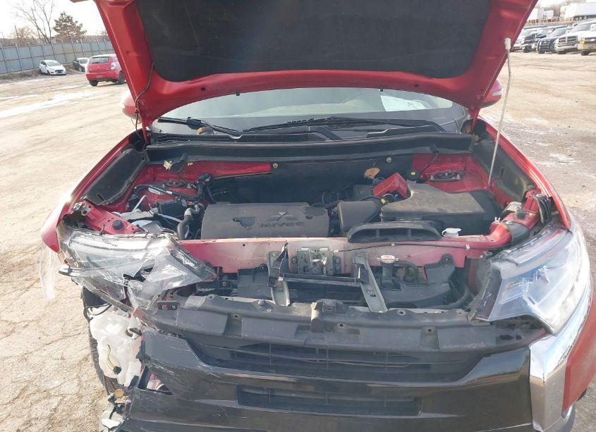 Photo 10 of 2018 Mitsubishi Outlander SE (VIN JA4AZ3A3XJZ038668)