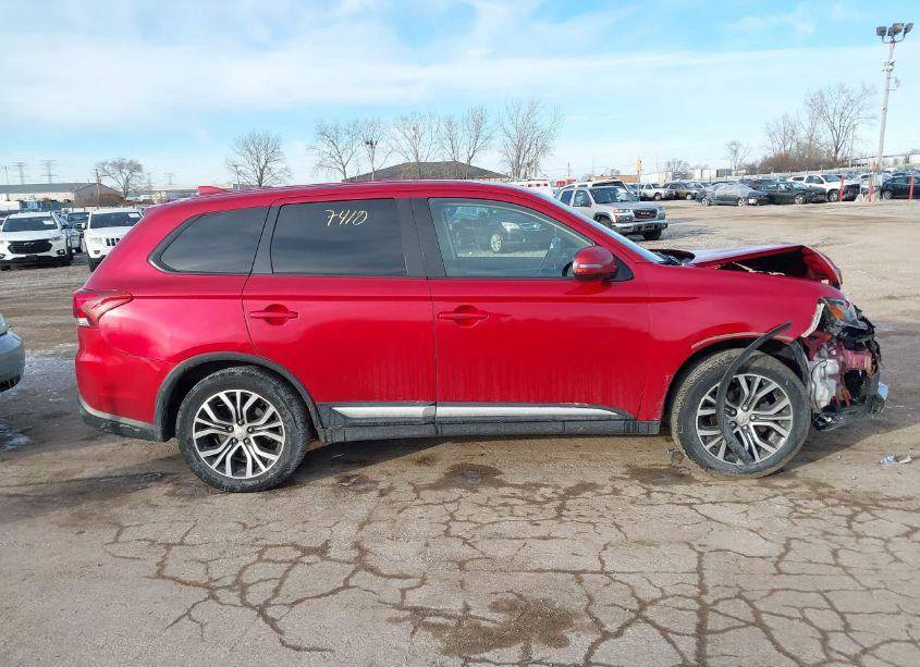 Photo 14 of 2018 Mitsubishi Outlander SE (VIN JA4AZ3A3XJZ038668)