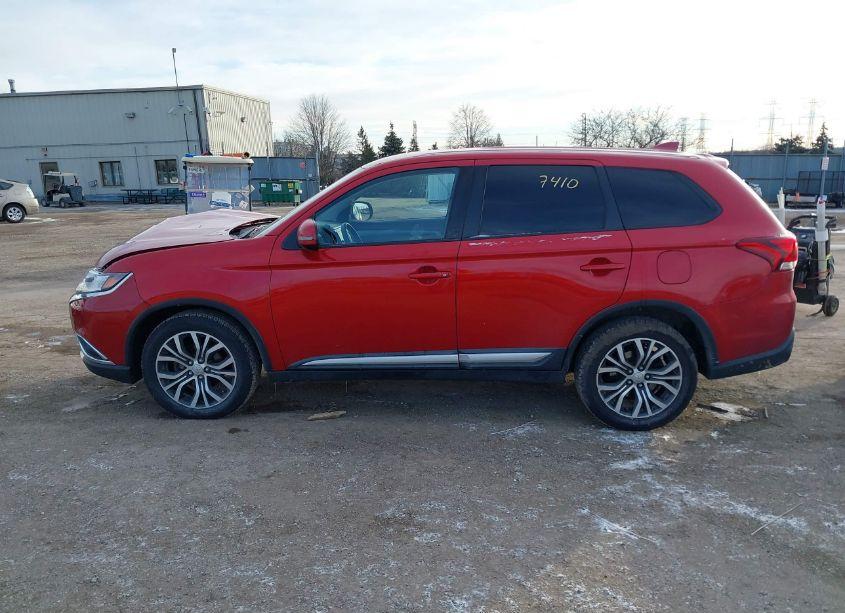 Photo 15 of 2018 Mitsubishi Outlander SE (VIN JA4AZ3A3XJZ038668)