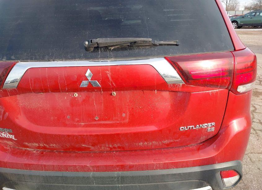 Photo 17 of 2018 Mitsubishi Outlander SE (VIN JA4AZ3A3XJZ038668)