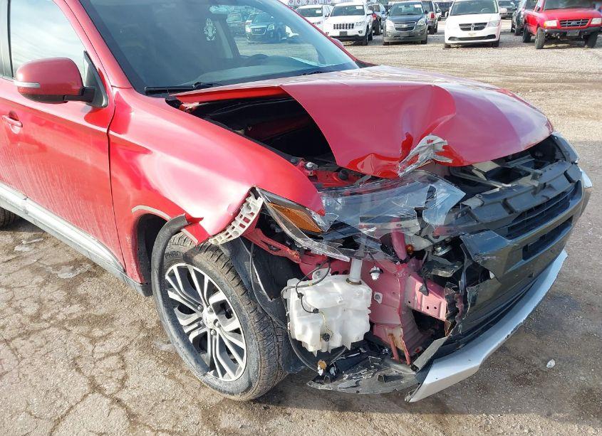 Photo 6 of 2018 Mitsubishi Outlander SE (VIN JA4AZ3A3XJZ038668)
