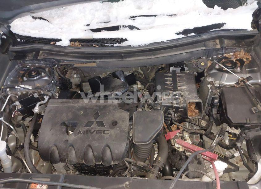 Photo 10 of 2018 Mitsubishi Outlander ES (VIN JA4AZ3A3XJZ062338)