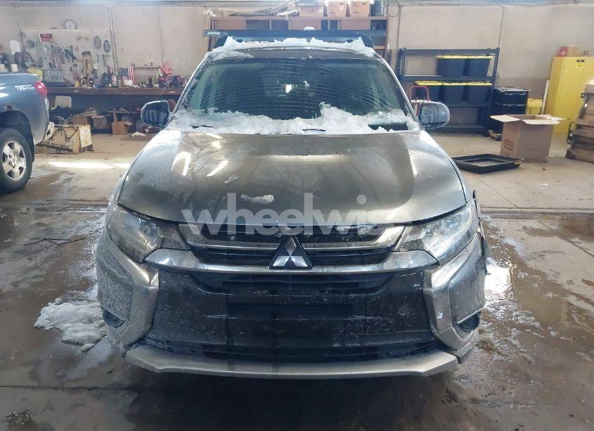 Photo 12 of 2018 Mitsubishi Outlander ES (VIN JA4AZ3A3XJZ062338)
