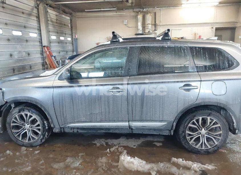 Photo 14 of 2018 Mitsubishi Outlander ES (VIN JA4AZ3A3XJZ062338)