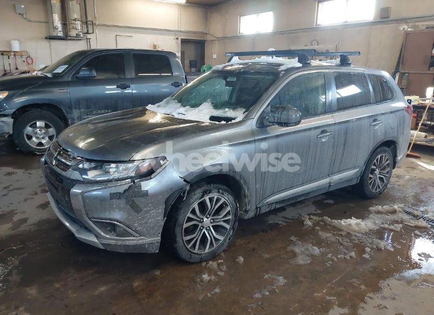 Photo 2 of 2018 Mitsubishi Outlander ES (VIN JA4AZ3A3XJZ062338)