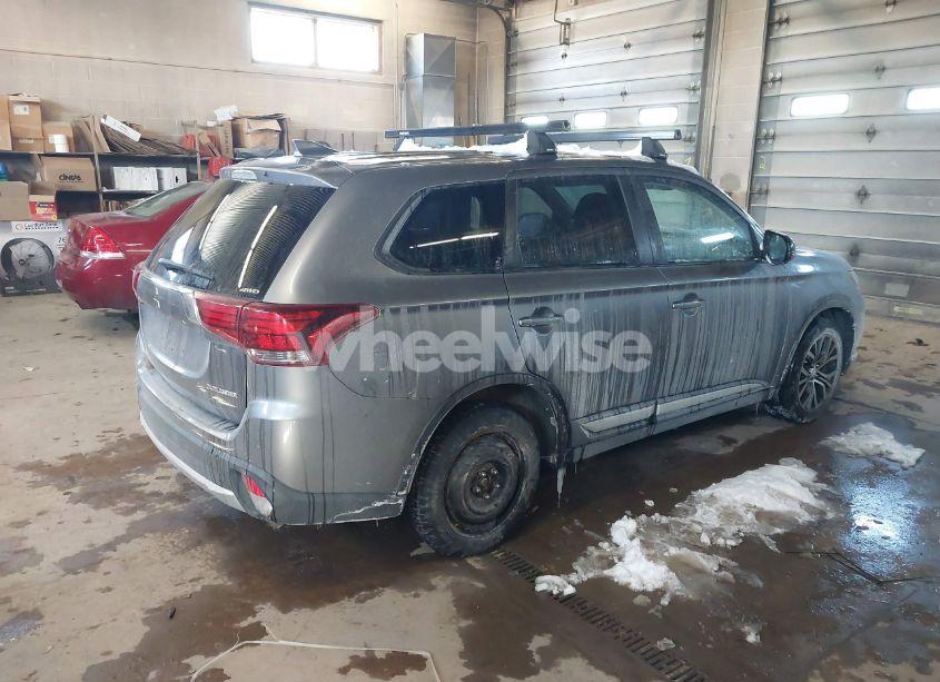 Photo 4 of 2018 Mitsubishi Outlander ES (VIN JA4AZ3A3XJZ062338)