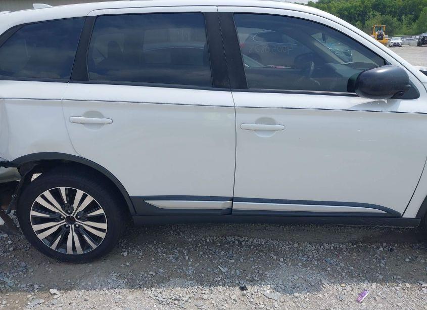Photo 14 of 2019 Mitsubishi Outlander ES (VIN JA4AZ3A3XKZ005817)