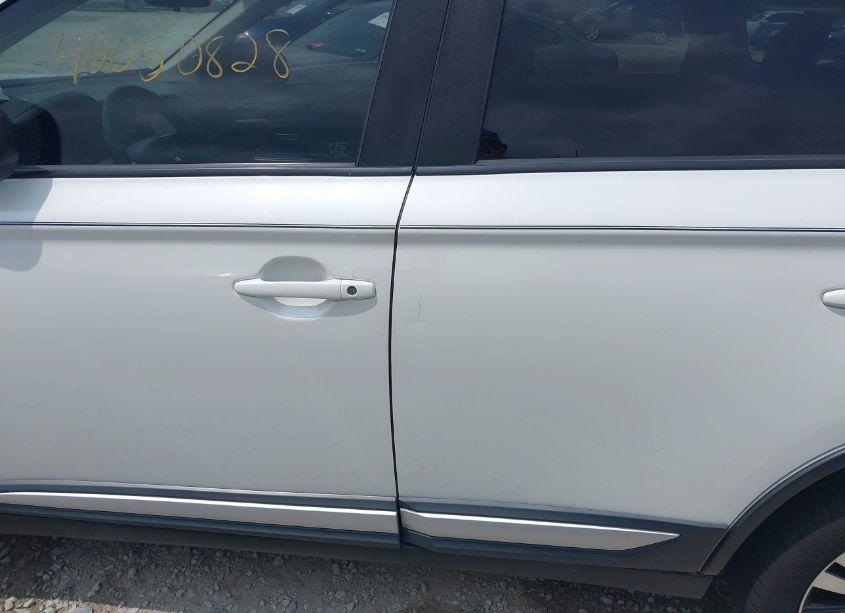 Photo 15 of 2019 Mitsubishi Outlander ES (VIN JA4AZ3A3XKZ005817)