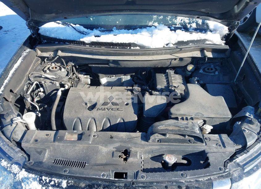 Photo 10 of 2019 Mitsubishi Outlander SE (VIN JA4AZ3A3XKZ029213)