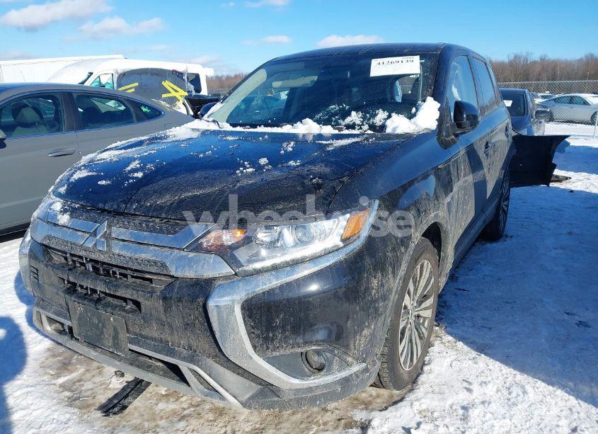 Photo 2 of 2019 Mitsubishi Outlander SE (VIN JA4AZ3A3XKZ029213)