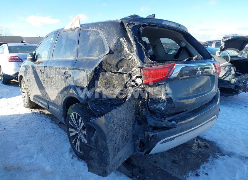 Photo 3 of 2019 Mitsubishi Outlander SE (VIN JA4AZ3A3XKZ029213)