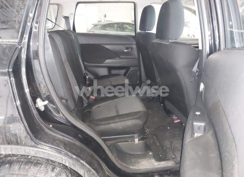 Photo 8 of 2019 Mitsubishi Outlander ES (VIN JA4AZ3A3XKZ033553)