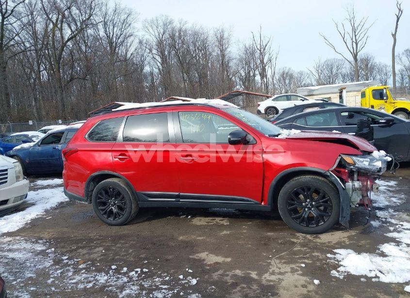 Photo 13 of 2019 Mitsubishi Outlander LE (VIN JA4AZ3A3XKZ039708)