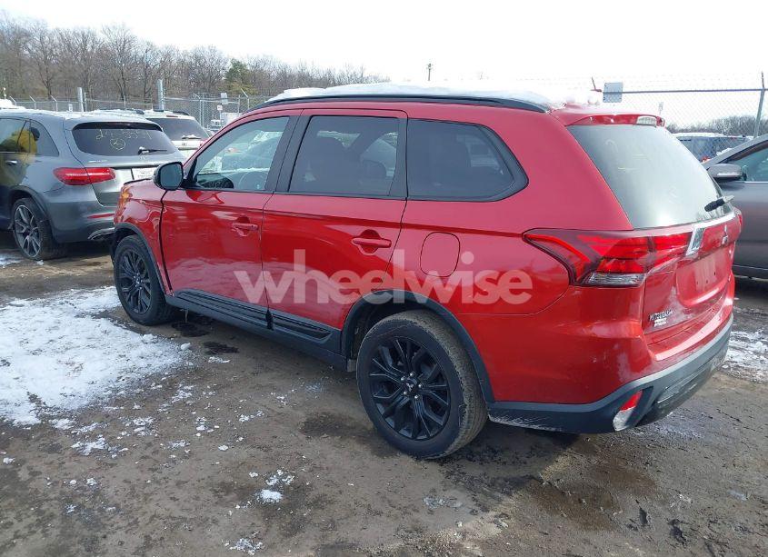 Photo 3 of 2019 Mitsubishi Outlander LE (VIN JA4AZ3A3XKZ039708)