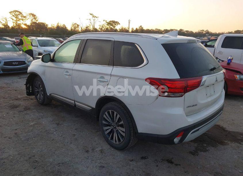 Photo 3 of 2020 Mitsubishi Outlander ES 2.4 S-AWC/LE 2.4 S-AWC/SE 2.4 S-AWC/SEL 2.4 S-AWC/SP 2.4 S-AWC (VIN JA4AZ3A3XLZ038348)