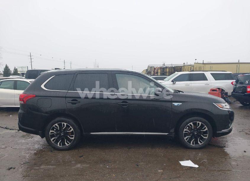 Photo 13 of 2018 Mitsubishi Outlander PHEV SEL (VIN JA4J24A51JZ026128)