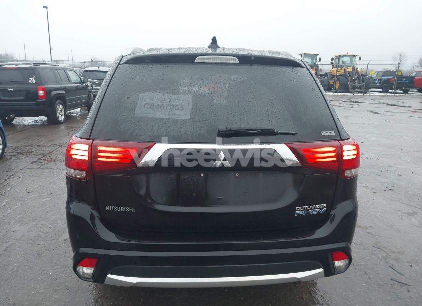 Photo 16 of 2018 Mitsubishi Outlander PHEV SEL (VIN JA4J24A51JZ026128)
