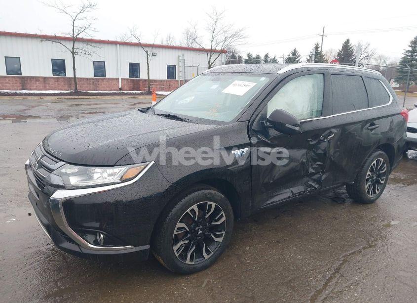 Photo 2 of 2018 Mitsubishi Outlander PHEV SEL (VIN JA4J24A51JZ026128)