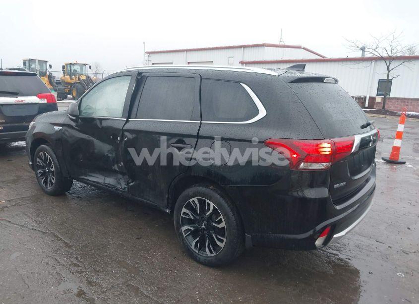 Photo 3 of 2018 Mitsubishi Outlander PHEV SEL (VIN JA4J24A51JZ026128)