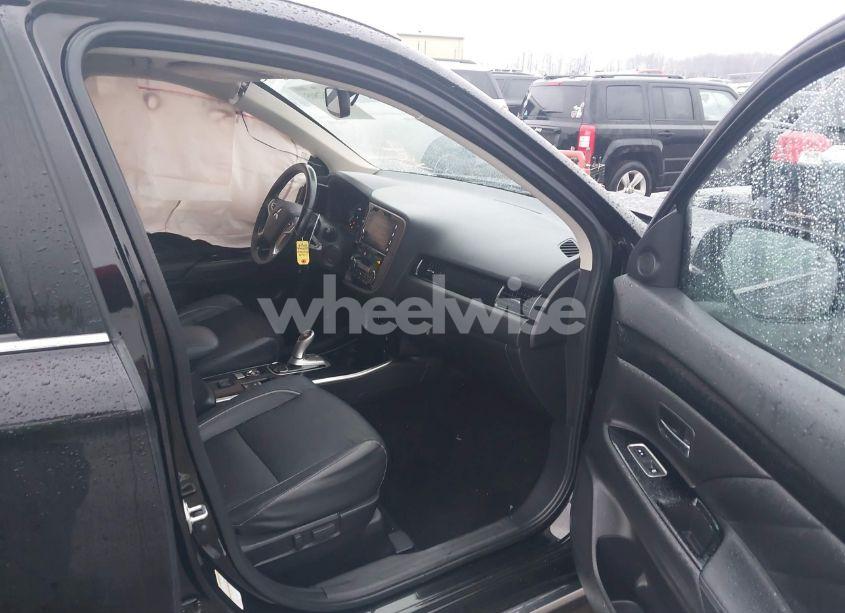 Photo 5 of 2018 Mitsubishi Outlander PHEV SEL (VIN JA4J24A51JZ026128)