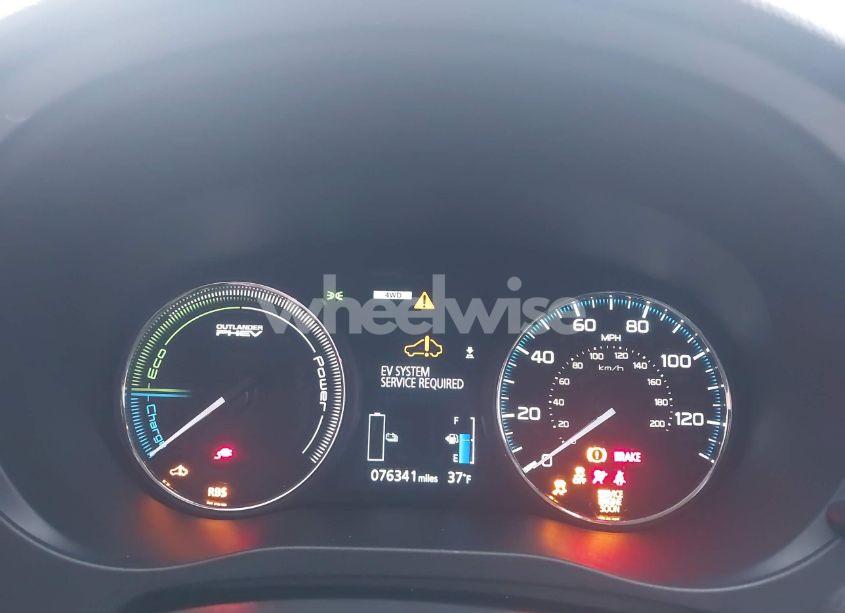 Photo 7 of 2018 Mitsubishi Outlander PHEV SEL (VIN JA4J24A51JZ026128)