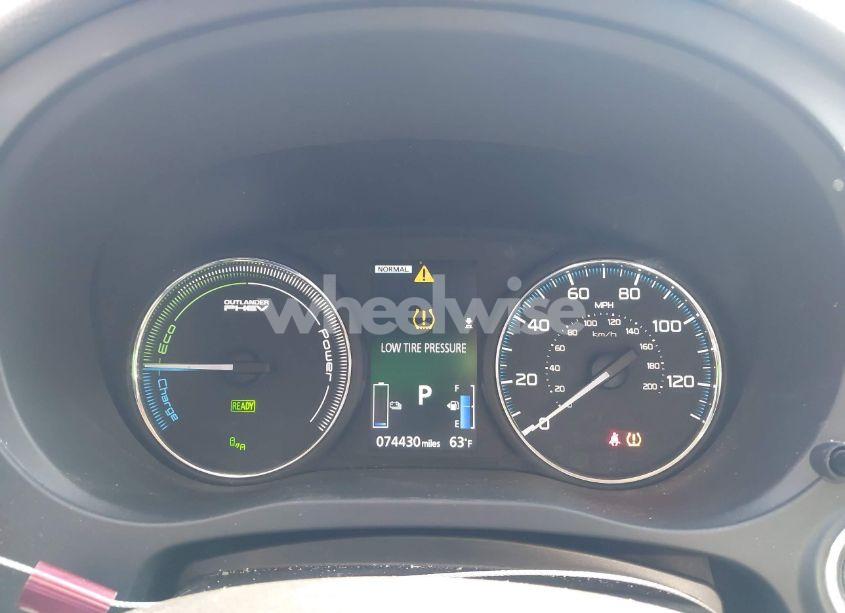 Photo 7 of 2018 Mitsubishi Outlander PHEV SEL (VIN JA4J24A51JZ055273)