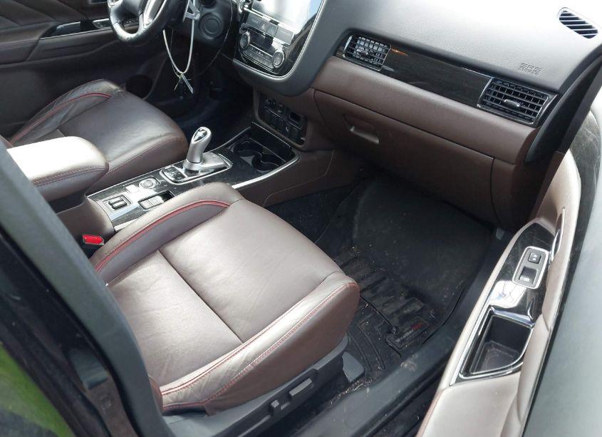 Photo 5 of 2018 Mitsubishi Outlander PHEV GT/SEL (VIN JA4J24A52JZ029247)