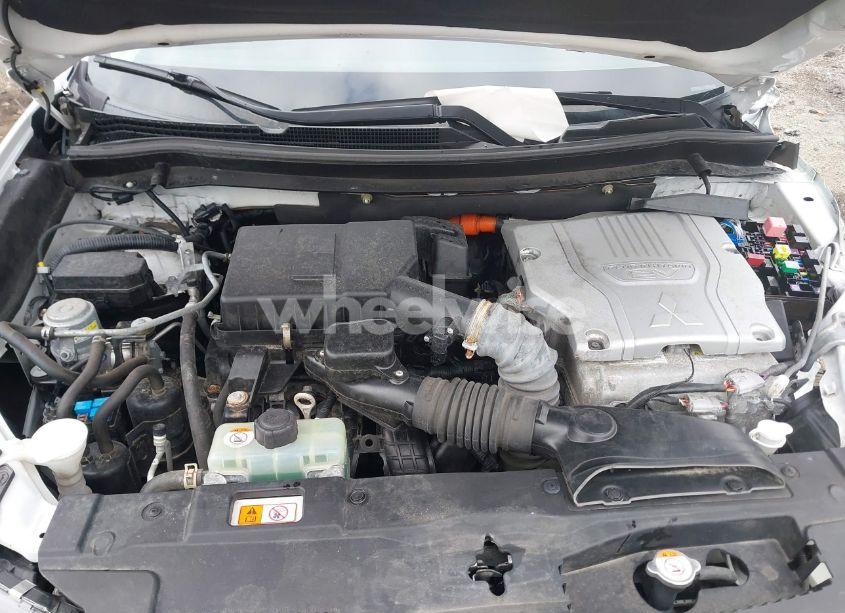 Photo 10 of 2018 Mitsubishi Outlander PHEV SEL (VIN JA4J24A52JZ052088)