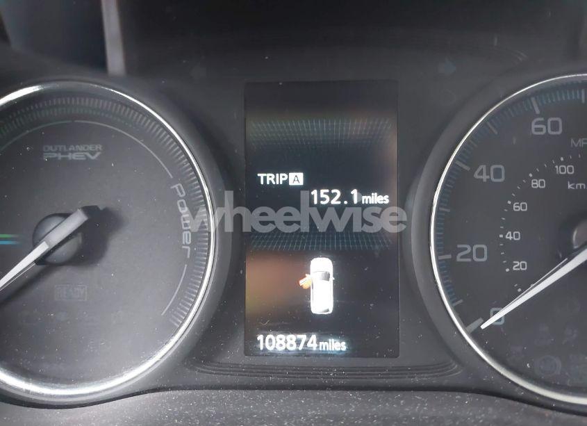Photo 15 of 2018 Mitsubishi Outlander PHEV SEL (VIN JA4J24A52JZ052088)